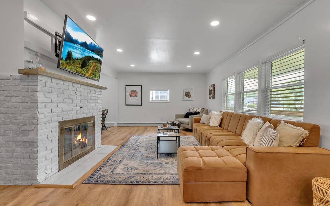 Photo of Livingroom in Lake Erie Beach