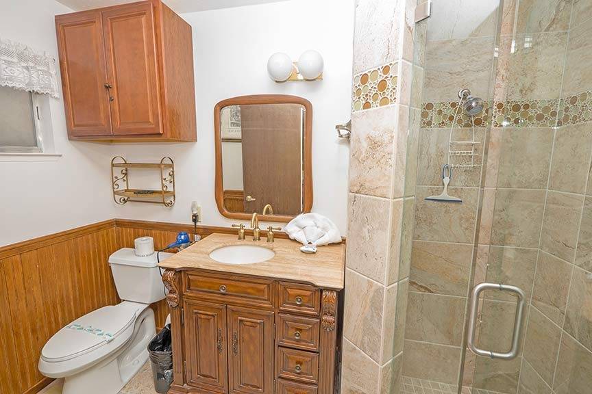 Photo of Bathroom in Al Tahoe