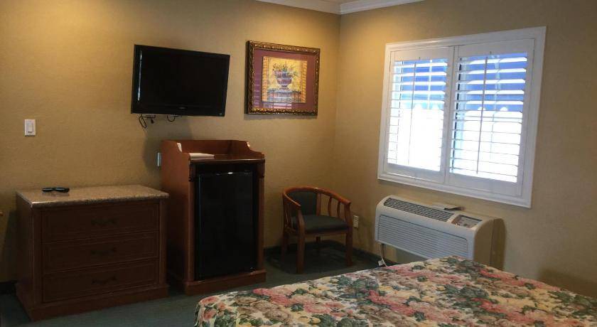 Photo of Bedroom in Fairfax District