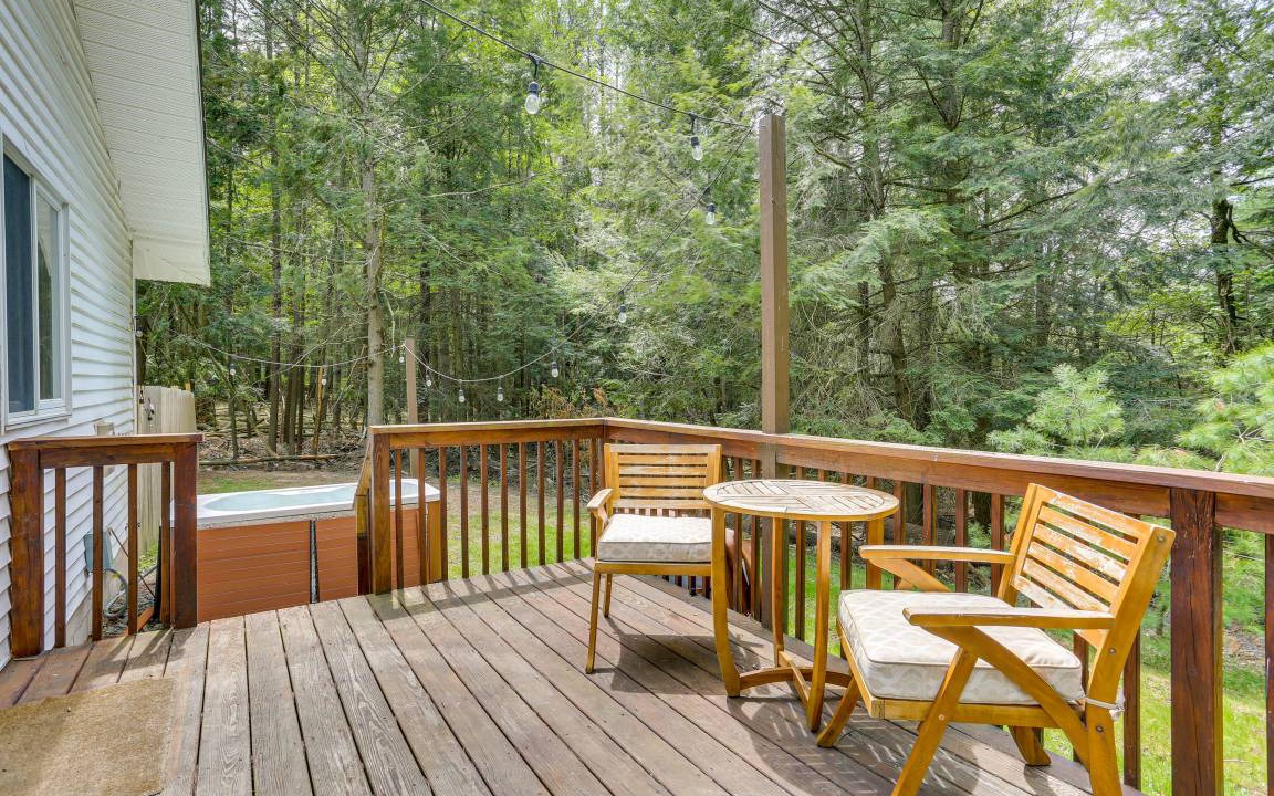 Photo of Patio Balcony in Swan Lake