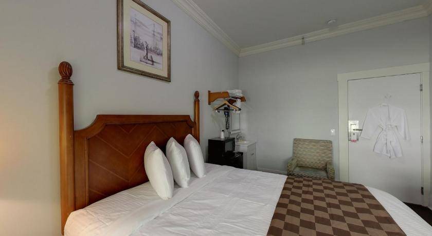 Photo of Bedroom in Tenderloin