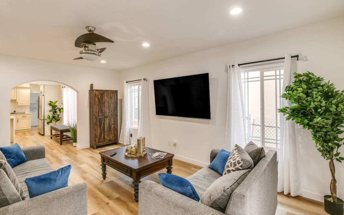 Photo of Livingroom in East Los Angeles