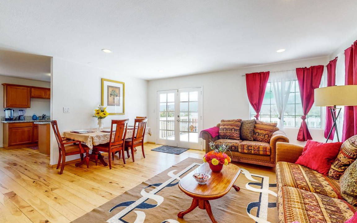Photo of Livingroom in Lake Elsinore