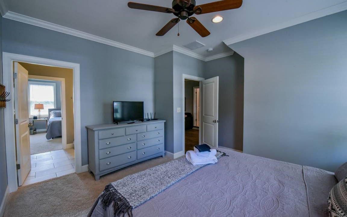 Photo of Bedroom in Northport