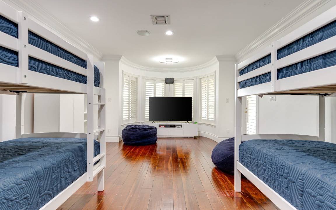 Photo of Bedroom in Coral Ridge