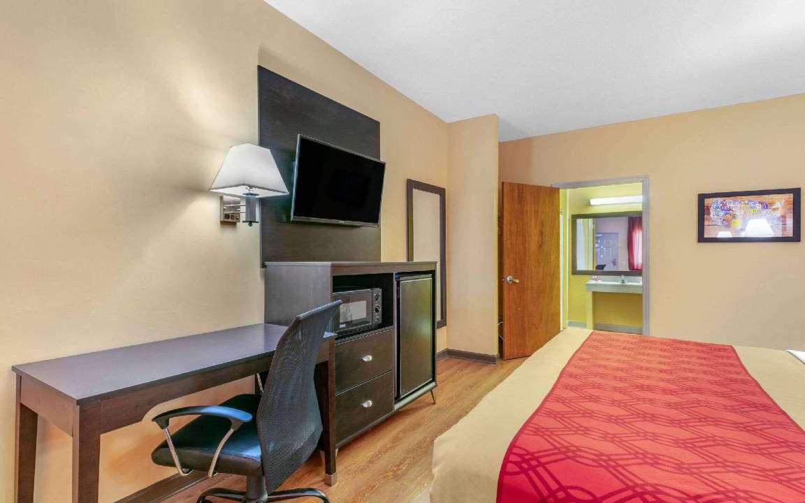 Photo of Bedroom in Northport
