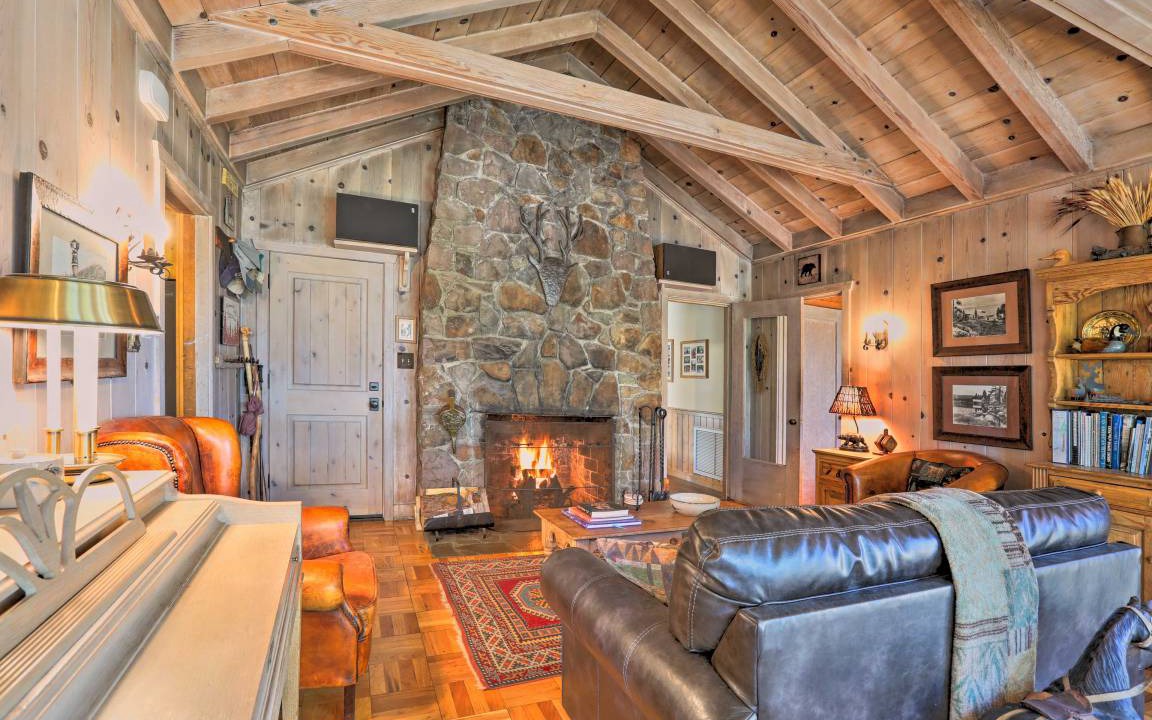 Photo of Livingroom in Brockway