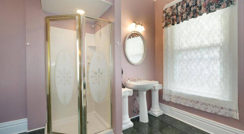 Photo of Bathroom in Naples