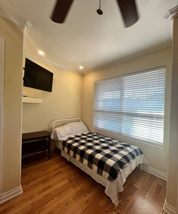Photo of Bedroom in Lake Forest
