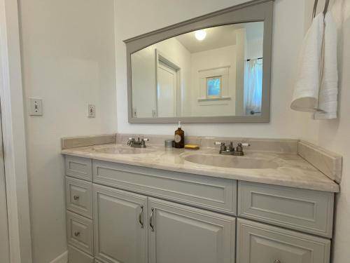 Photo of Bathroom in Tower District