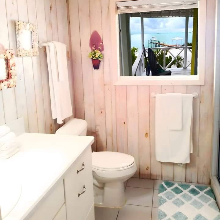 Photo of Bathroom in Staniel Cay