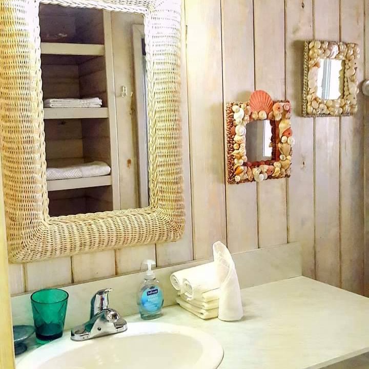 Photo of Bathroom in Staniel Cay