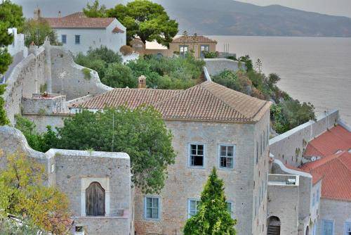 Photo of Others in Hydra