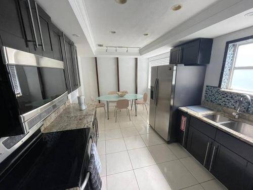 Photo of Kitchen in Royal Poinciana