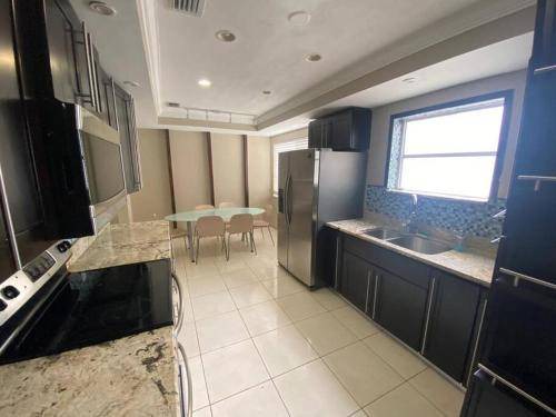 Photo of Kitchen in Royal Poinciana