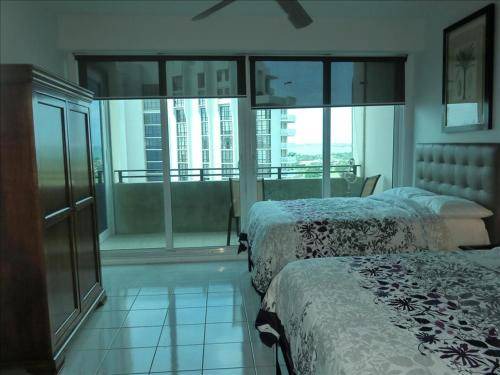 Photo of Bedroom in Mid Beach