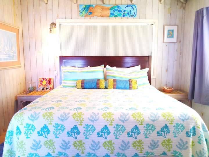 Photo of Bedroom in Staniel Cay
