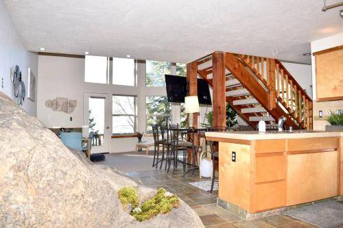 Photo of Livingroom in Springville