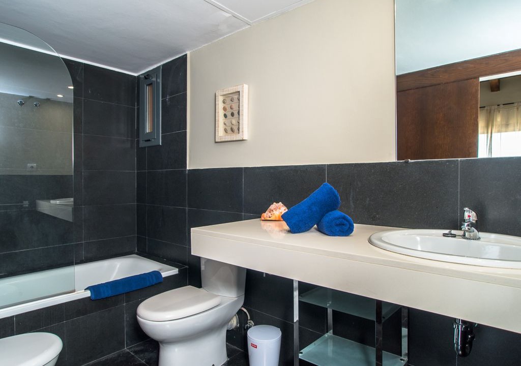 Photo of Bathroom in Albons