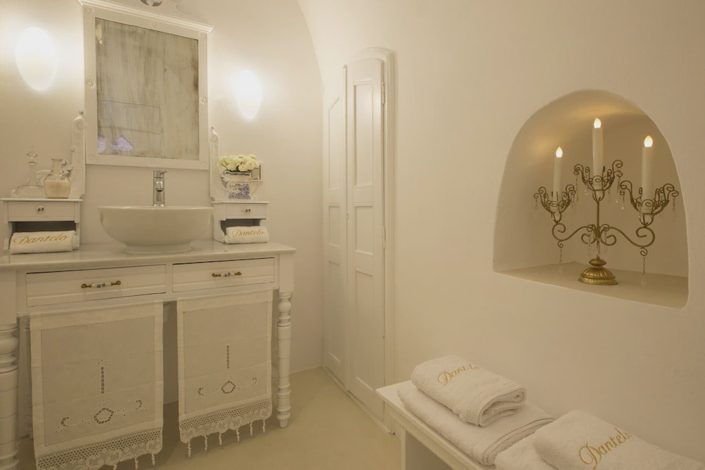 Photo of Bathroom in Vothon