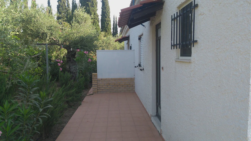 Photo of Buildings in Kompi