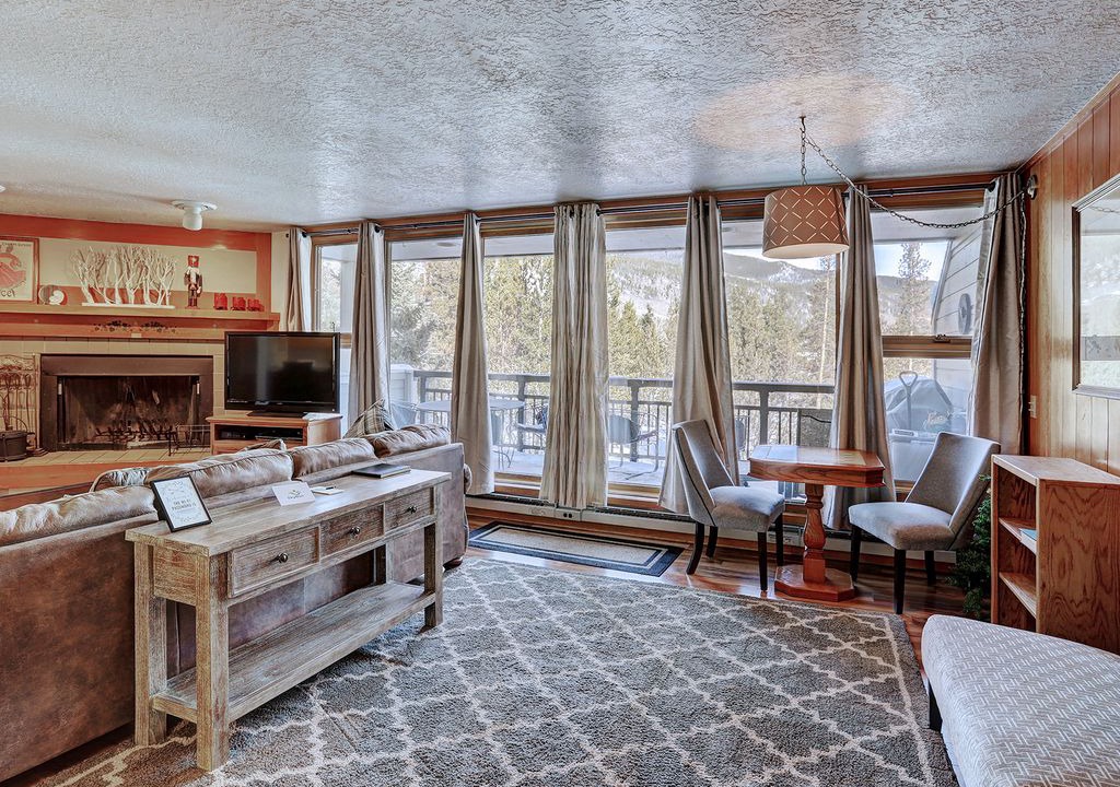 Photo of Livingroom in Sawtelle