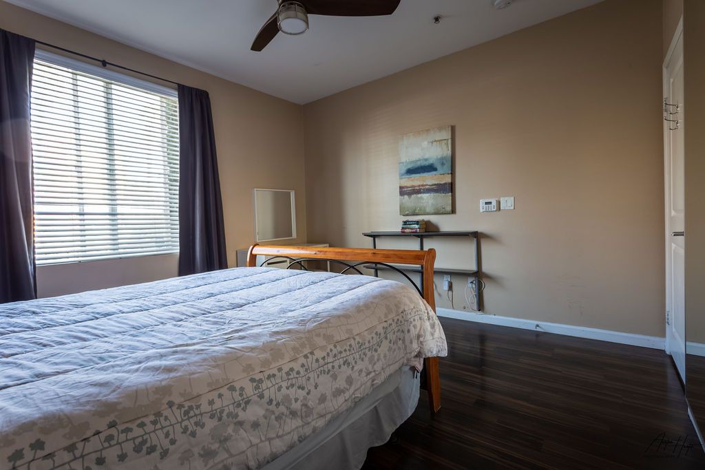 Photo of Bedroom in Platinum Triangle