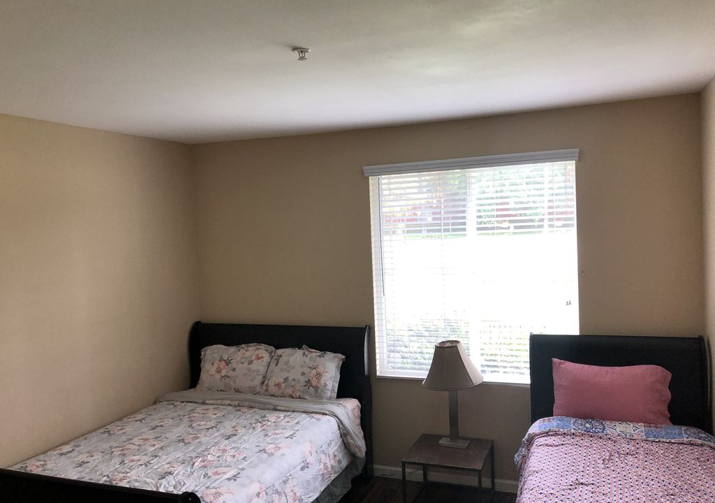 Photo of Bedroom in Platinum Triangle
