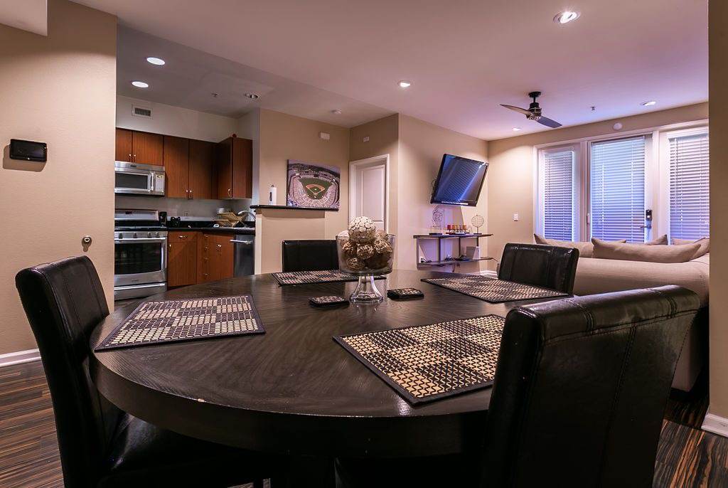 Photo of Livingroom in Platinum Triangle