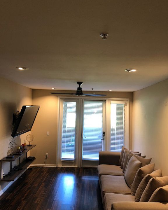 Photo of Livingroom in Platinum Triangle