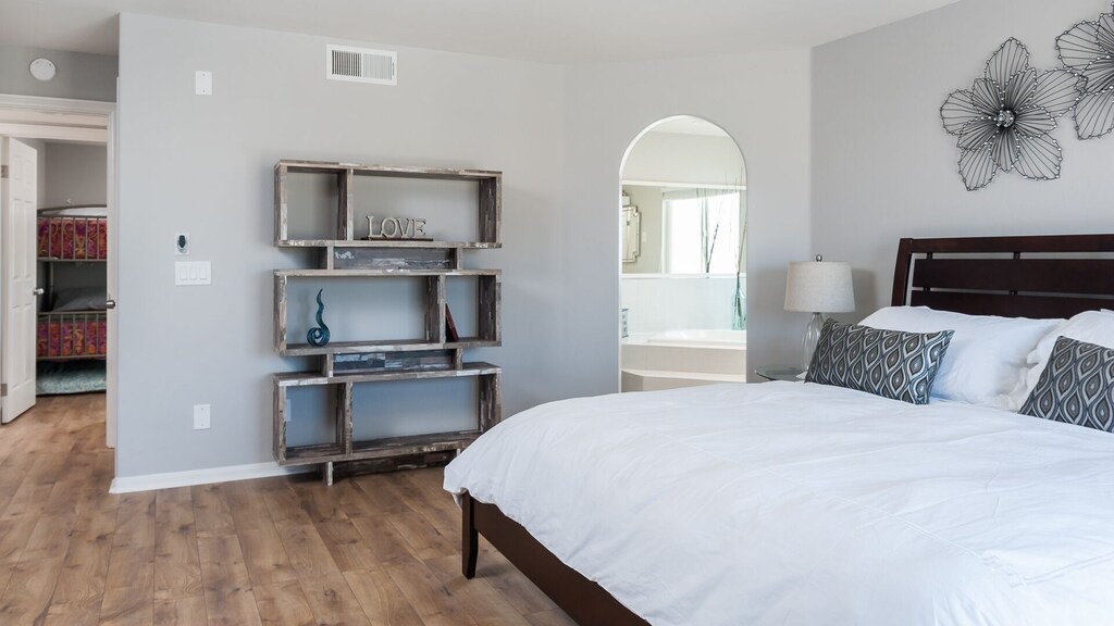 Photo of Bedroom in South Mission Beach