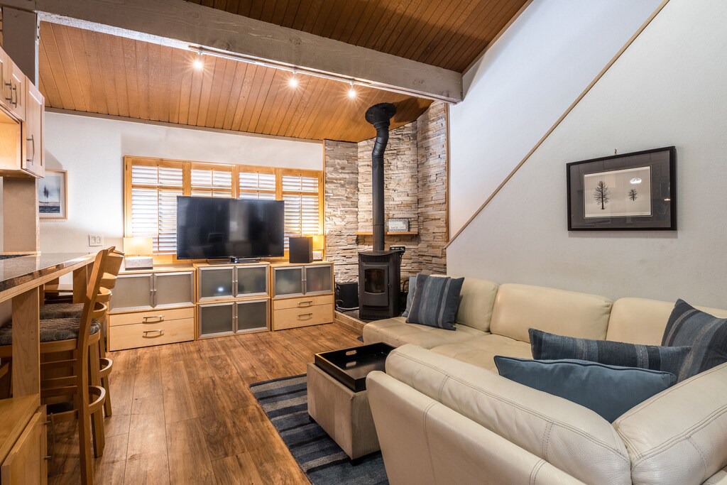 Photo of Livingroom in Mammoth Lakes