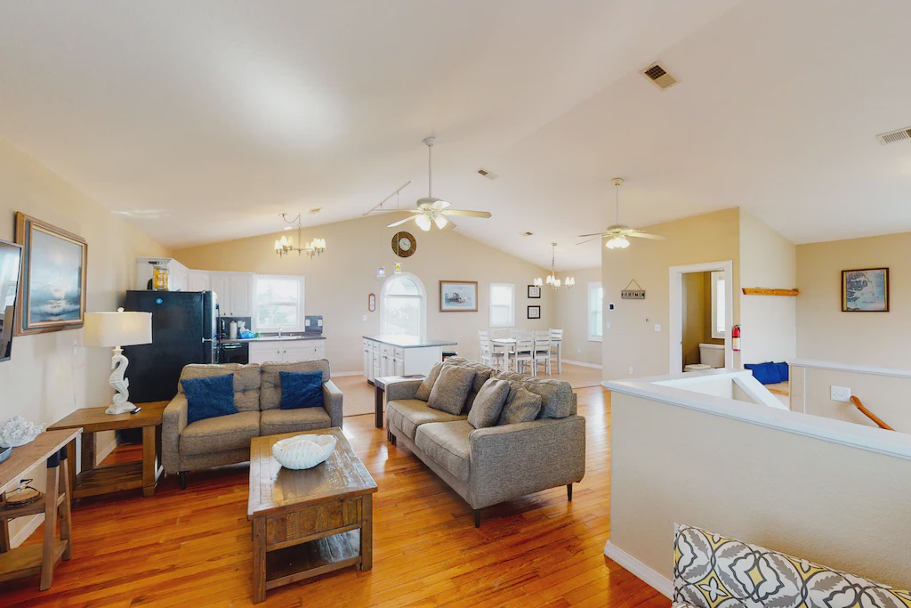 Photo of Livingroom in Avon