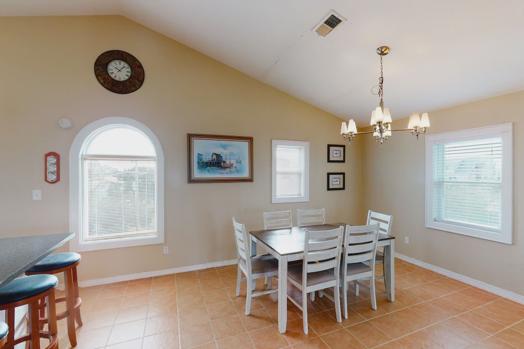 Photo of Livingroom in Avon