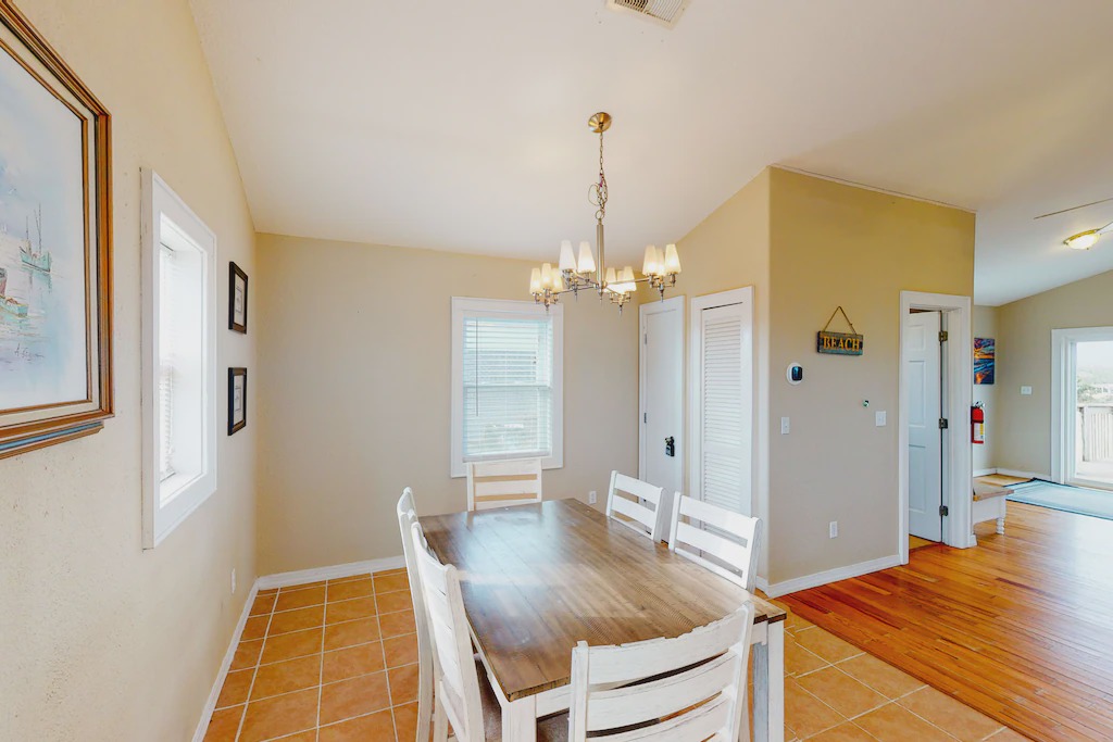 Photo of Livingroom in Avon
