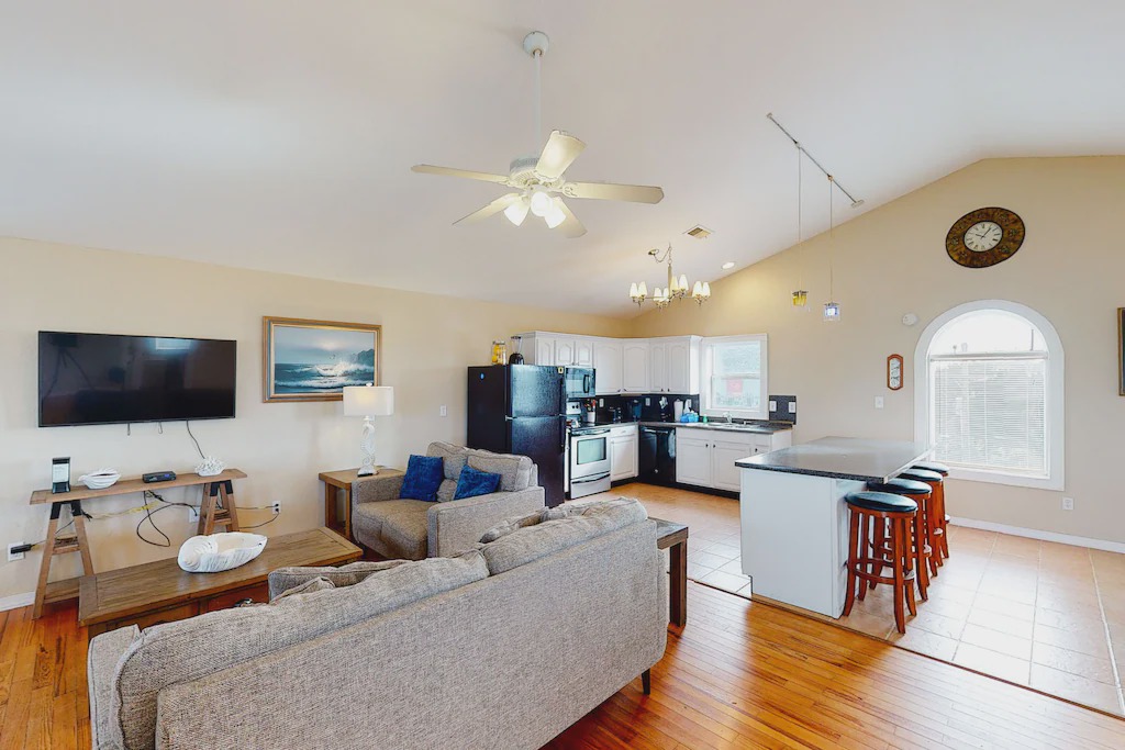 Photo of Livingroom in Avon
