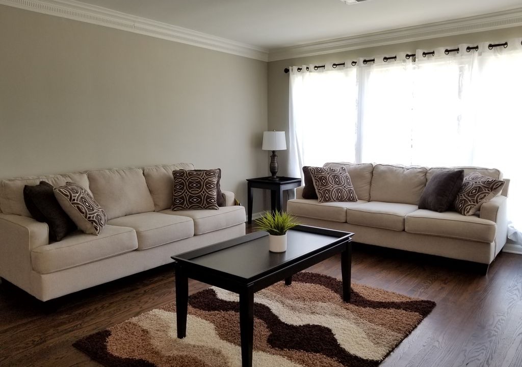 Photo of Livingroom in Mid City