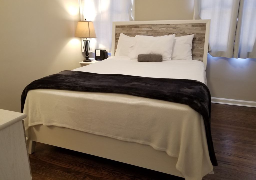 Photo of Bedroom in Mid City