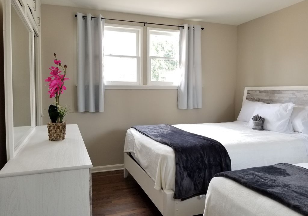 Photo of Bedroom in Mid City