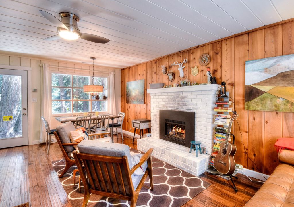 Photo of Livingroom in Tahoe Pines