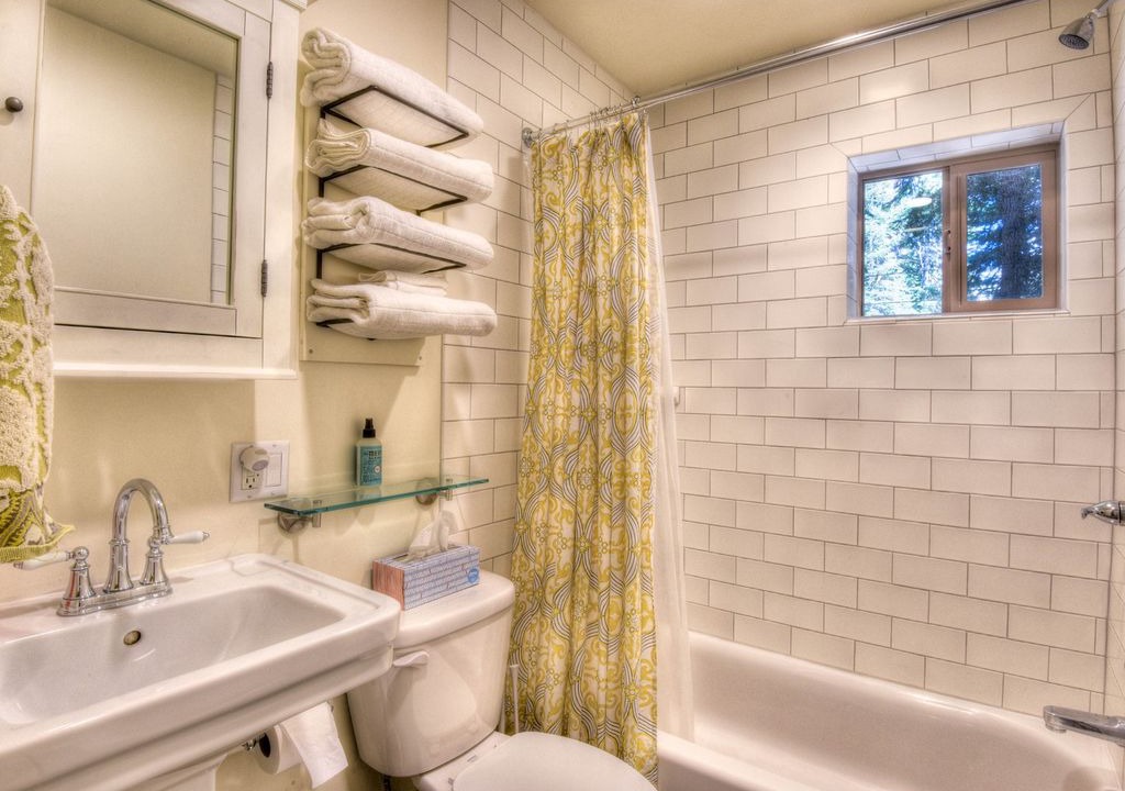Photo of Bathroom in Tahoe Pines