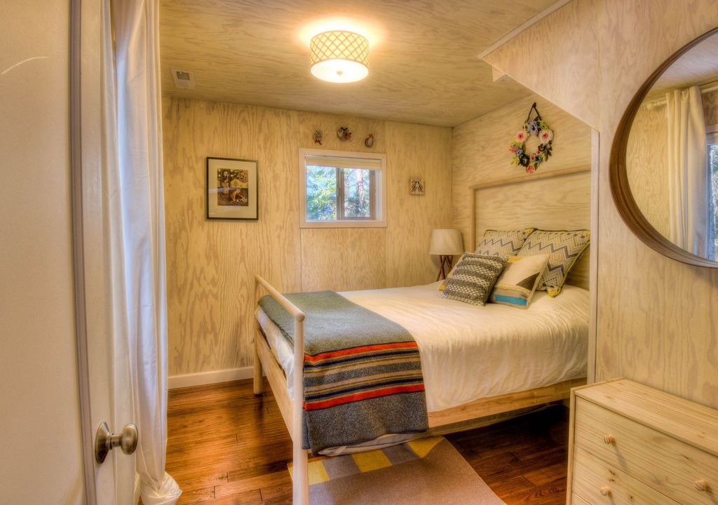 Photo of Bedroom in Tahoe Pines