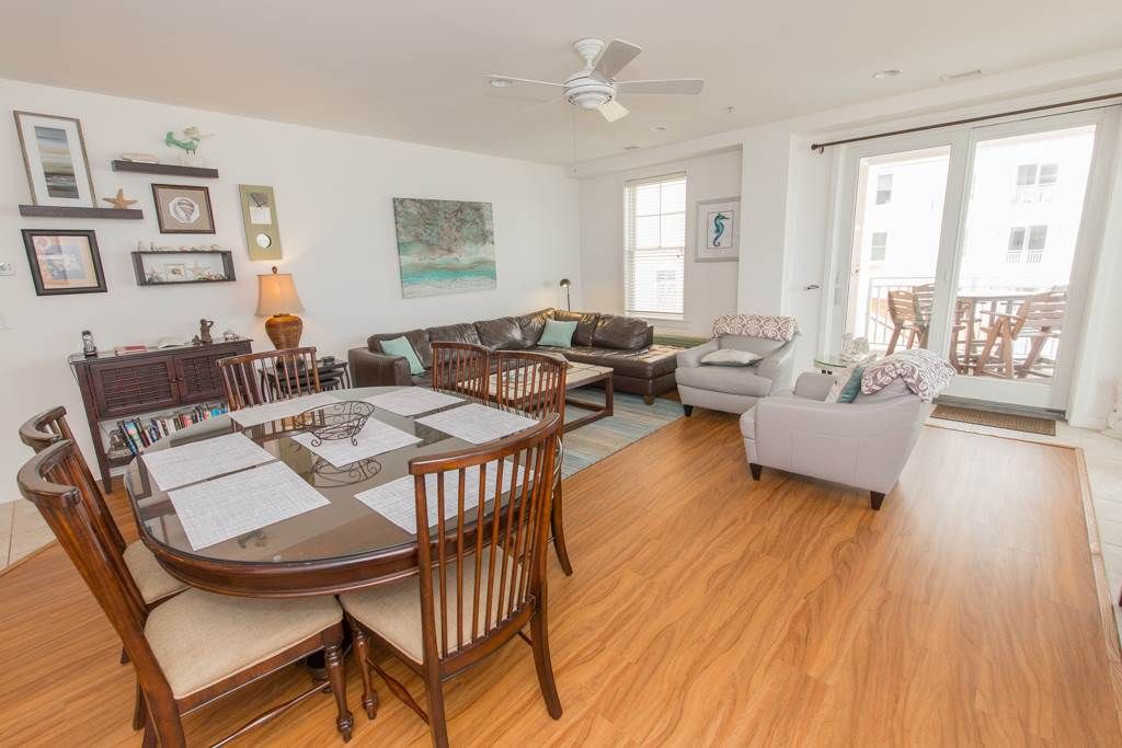 Photo of Livingroom in Sandbridge