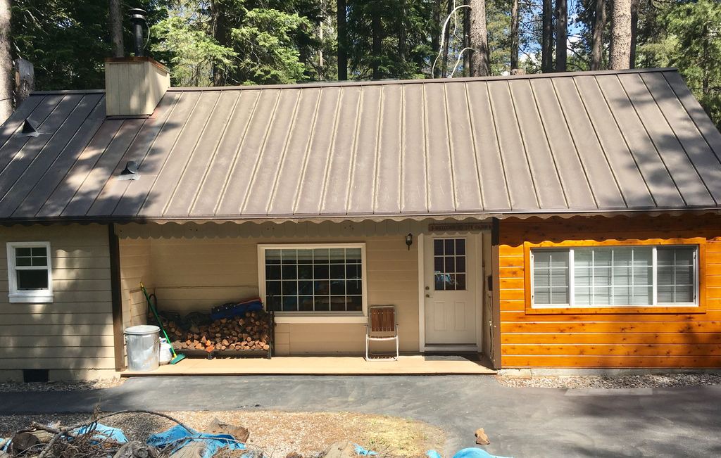 Photo of Buildings in Donner Lake Woods