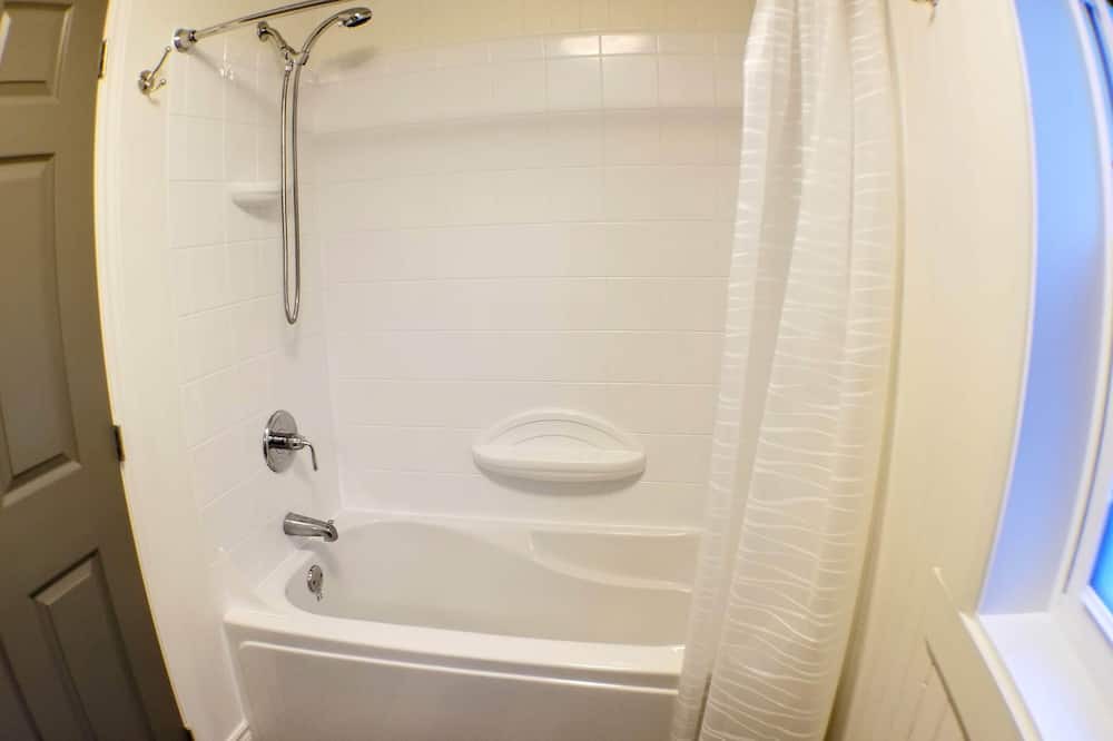 Photo of Bathroom in Leclercville