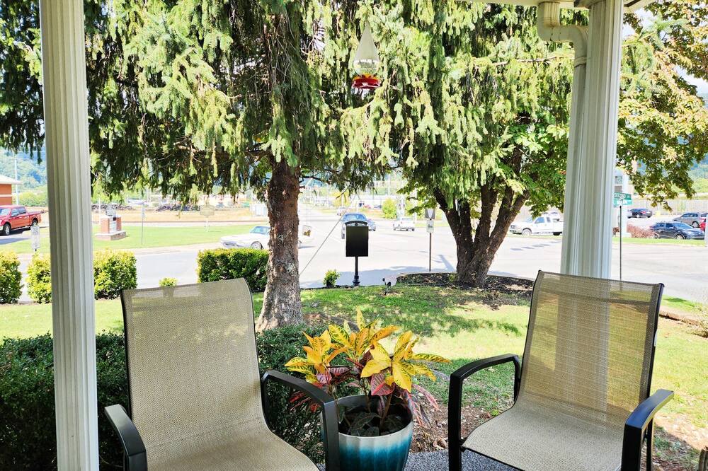Photo of Patio Balcony in Erwin