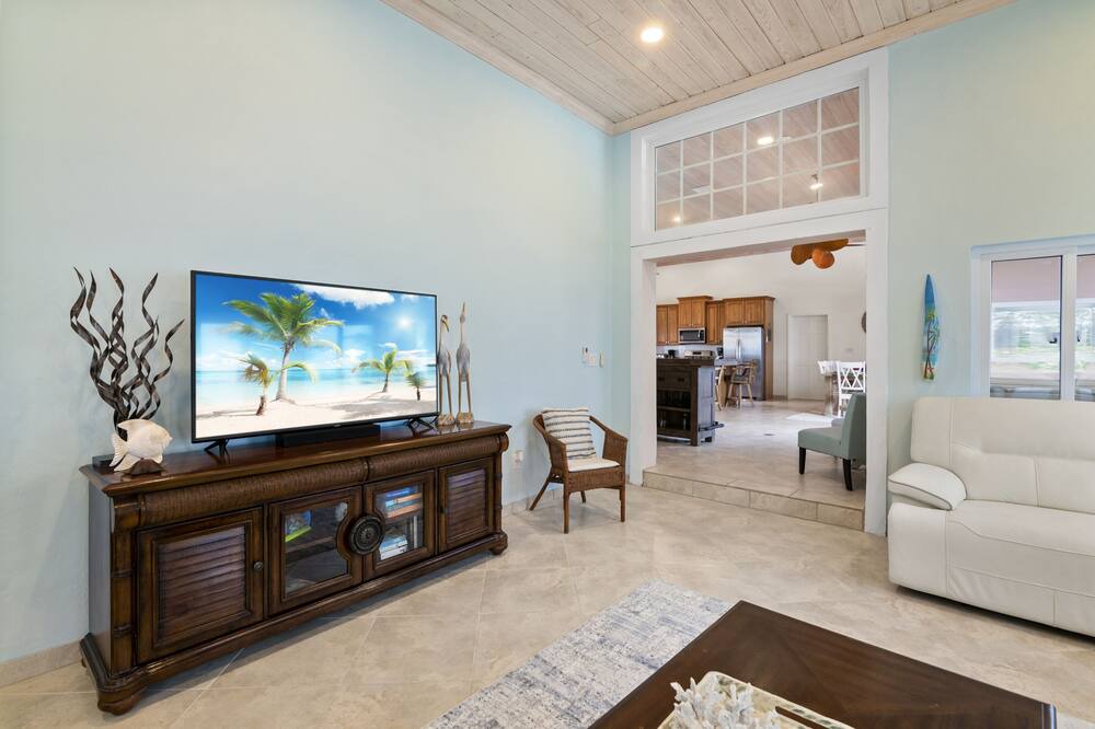 Photo of Livingroom in Farmer's Hill