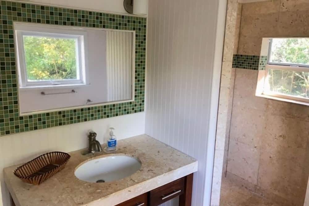 Photo of Bathroom in Green Turtle Cay