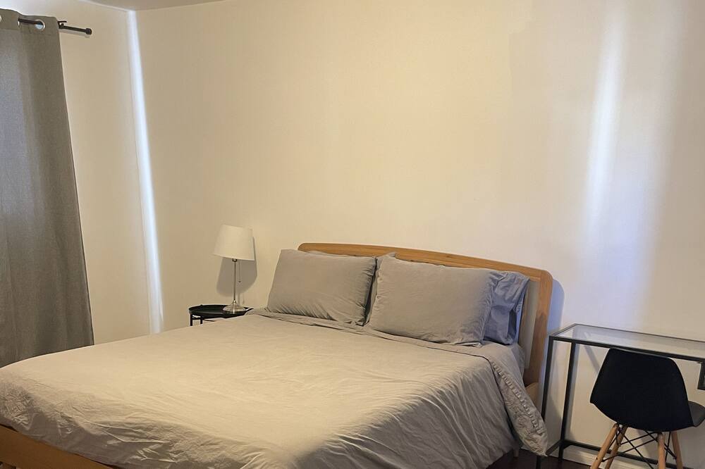 Photo of Bedroom in Valley Village