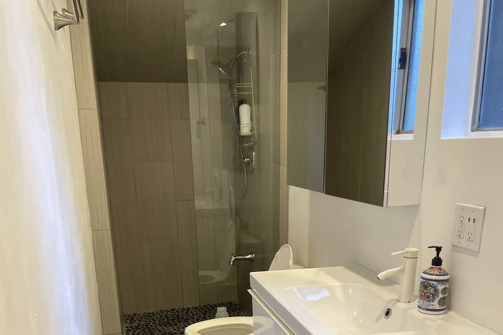 Photo of Bathroom in Valley Village